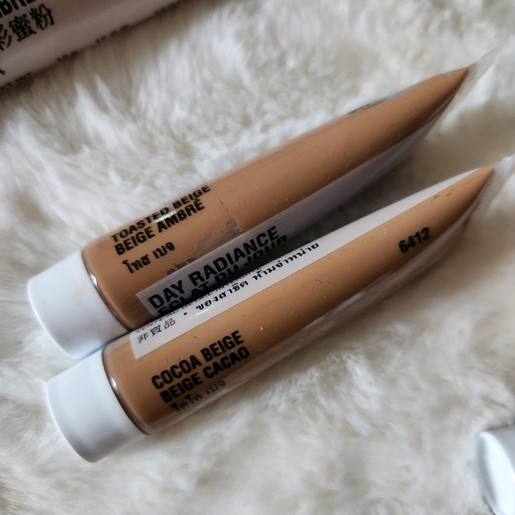 🆕️MK- Dark Beige/Bronze Foundation Bundle - Picture 5 of 9